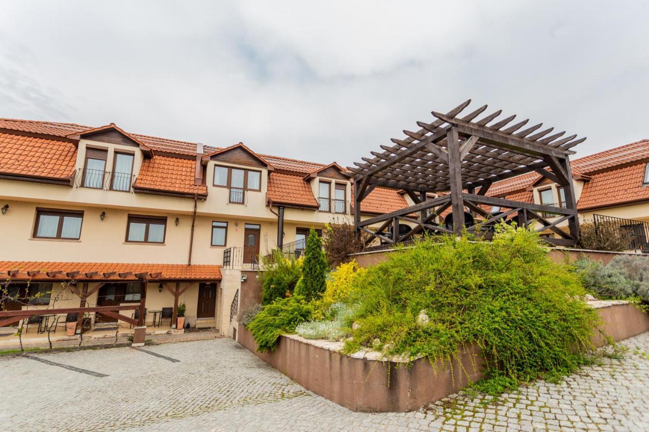 Bed and Breakfast Petreny Borpanzio Egerszalók Exterior foto