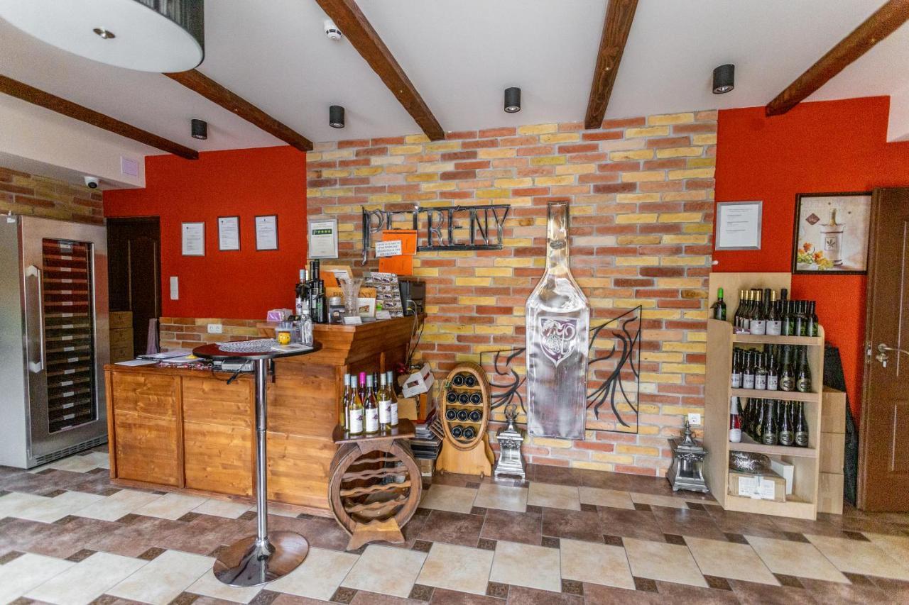 Bed and Breakfast Petreny Borpanzio Egerszalók Exterior foto